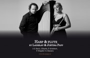 Ladislav und Justina Papp mit Harfe und Flöte im Schwarzweißfoto.